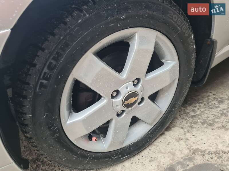 Седан Chevrolet Epica 2008 в Києві