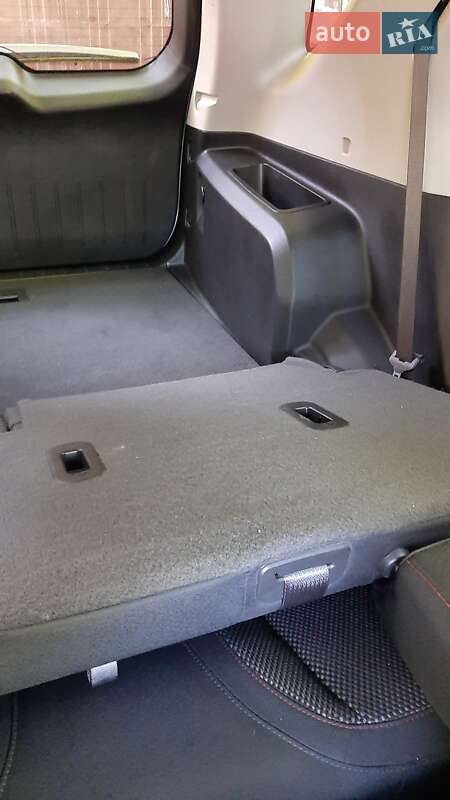 Внедорожник / Кроссовер Chevrolet Equinox 2016 в Харькове