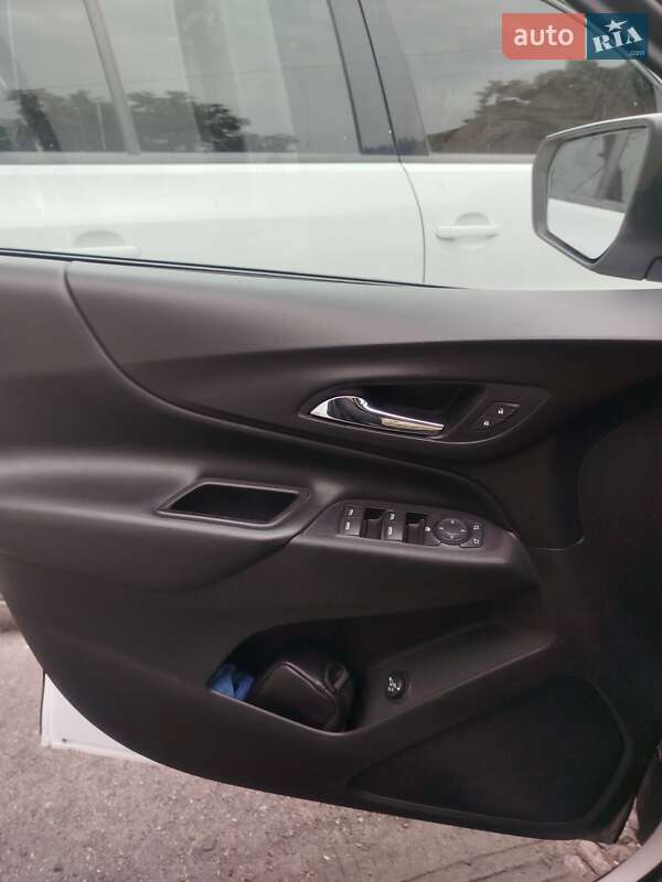 Внедорожник / Кроссовер Chevrolet Equinox 2018 в Терновке фото 10 Внедорожник / Кроссовер Chevrolet Equinox 2018 в Терновке