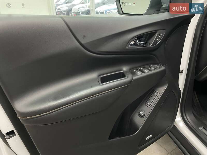 Внедорожник / Кроссовер Chevrolet Equinox 2018 в Киеве