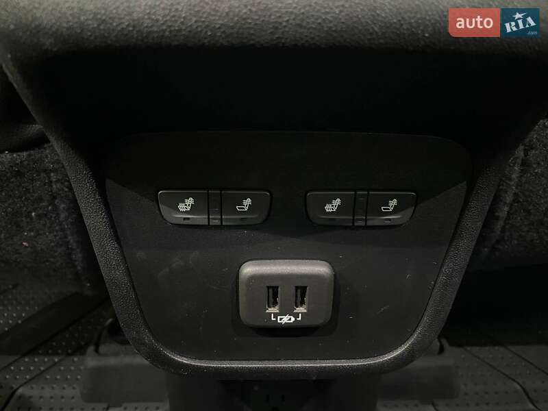 Внедорожник / Кроссовер Chevrolet Equinox 2018 в Киеве