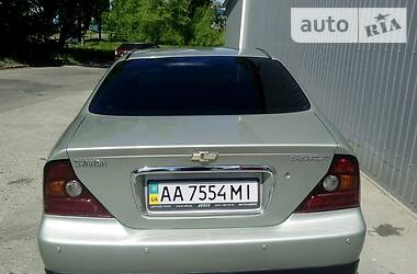 Седан Chevrolet Evanda 2005 в 