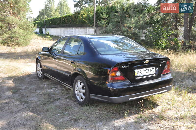 Седан Chevrolet Evanda 2005 в Києві