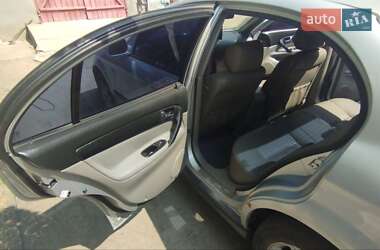 Седан Chevrolet Evanda 2004 в 