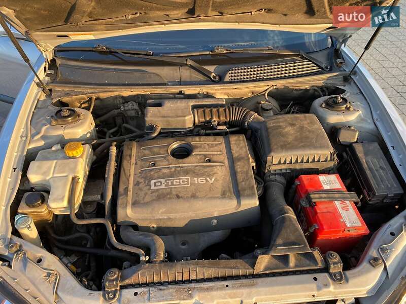 Седан Chevrolet Evanda 2005 в Стрые