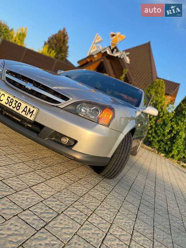 Седан Chevrolet Evanda 2005 в Стрые