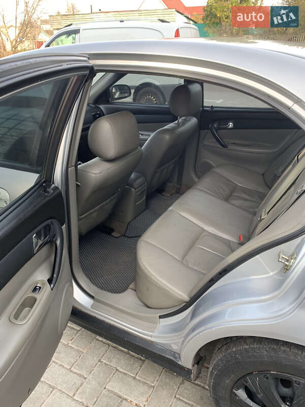 Седан Chevrolet Evanda 2005 в Житомире