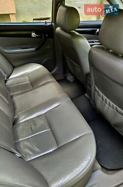 Седан Chevrolet Evanda 2006 в 