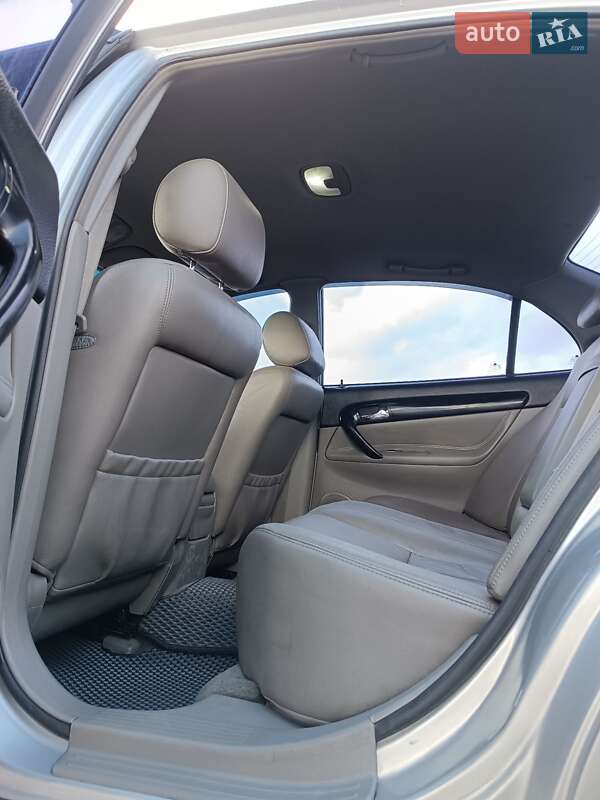 Седан Chevrolet Evanda 2005 в Фастове