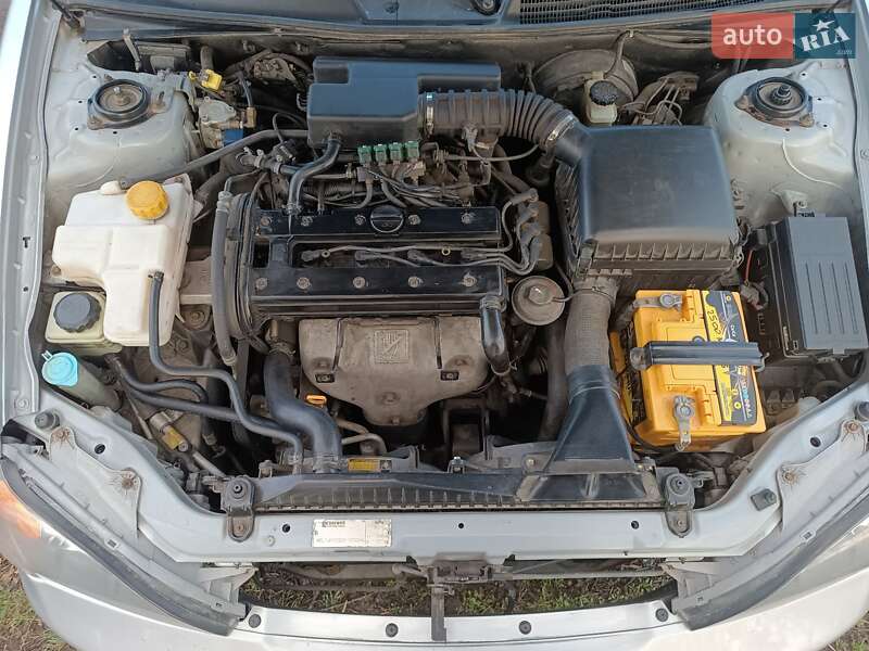 Седан Chevrolet Evanda 2005 в Фастове
