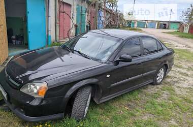 Седан Chevrolet Evanda 2006 в Южному