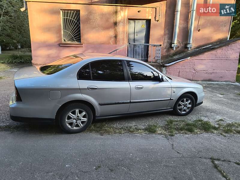 Седан Chevrolet Evanda 2005 в Марганце фото 9 Седан Chevrolet Evanda 2005 в Марганце