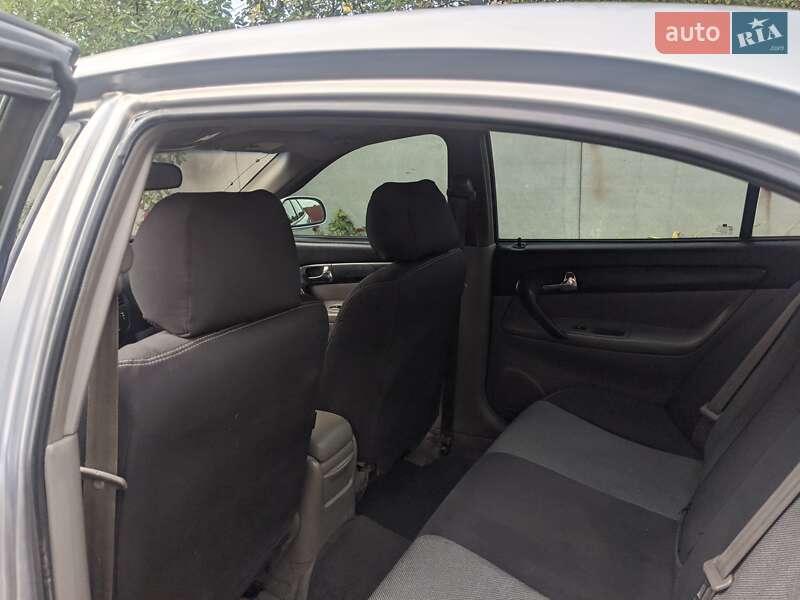 Седан Chevrolet Evanda 2006 в Киеве