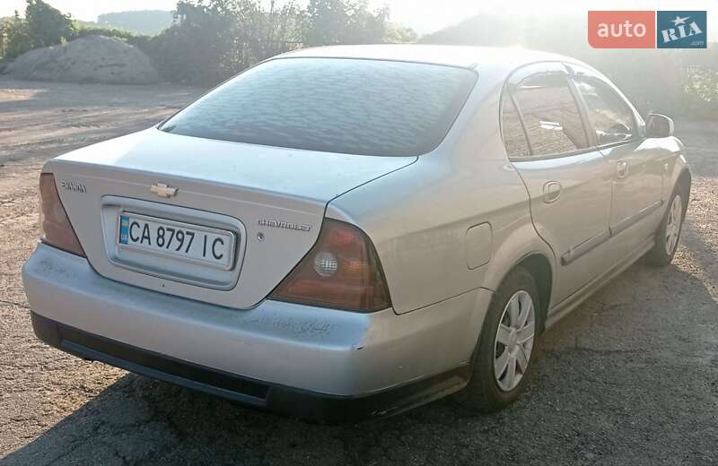 Седан Chevrolet Evanda 2005 в Христиновке