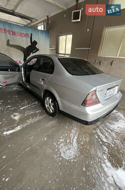 Седан Chevrolet Evanda 2006 в 