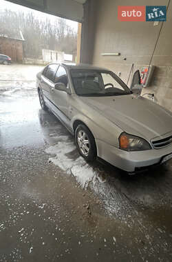 Седан Chevrolet Evanda 2006 в 