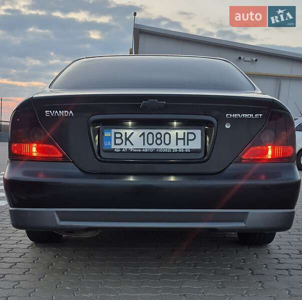 Седан Chevrolet Evanda 2005 в Дубно