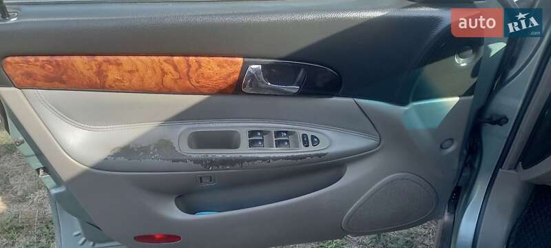 Седан Chevrolet Evanda 2004 в Фастове