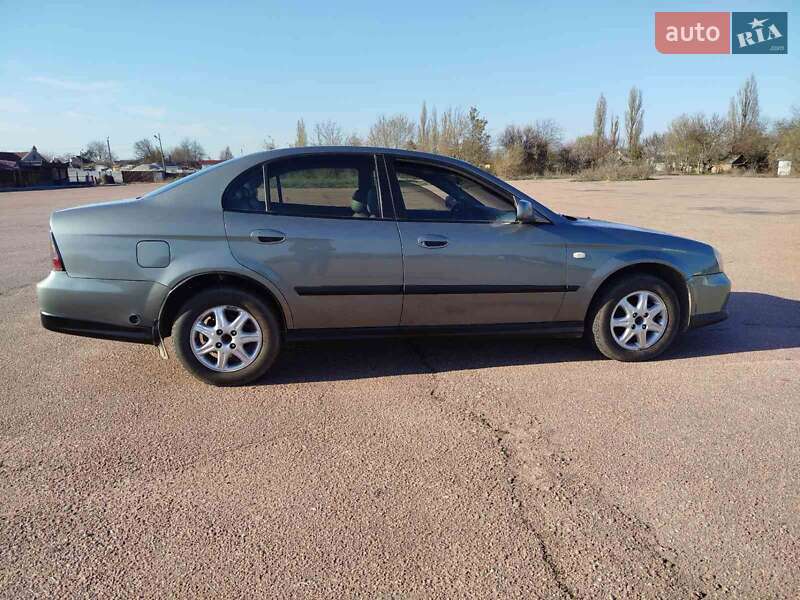Седан Chevrolet Evanda 2004 в Прилуках