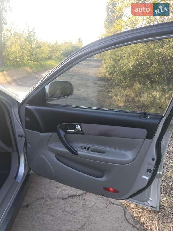 Седан Chevrolet Evanda 2005 в Александрие