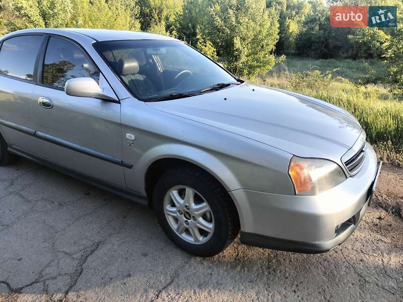 Седан Chevrolet Evanda 2005 в Александрие