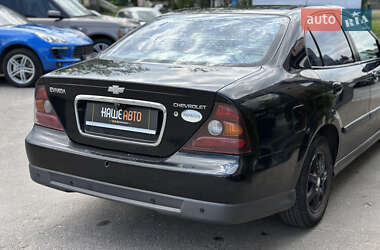 Седан Chevrolet Evanda 2006 в 