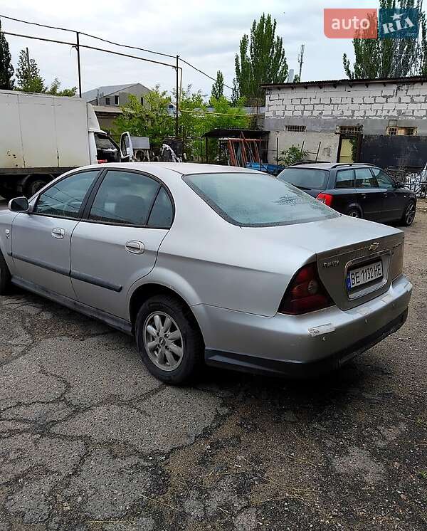 Седан Chevrolet Evanda 2005 в 