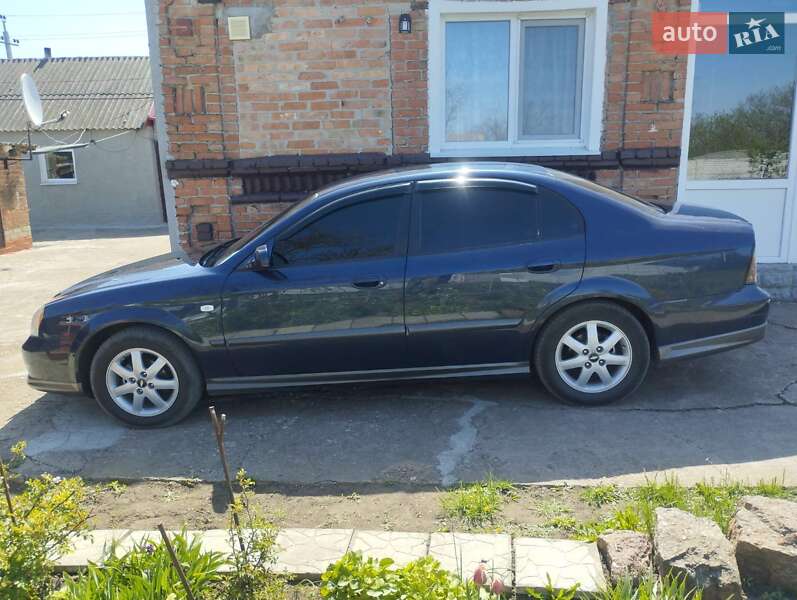 Седан Chevrolet Evanda 2004 в Малой Виске