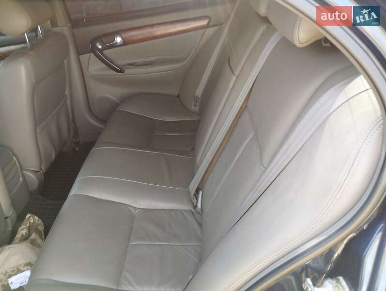 Седан Chevrolet Evanda 2004 в Малой Виске