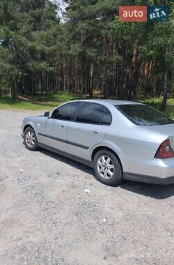 Седан Chevrolet Evanda 2005 в 