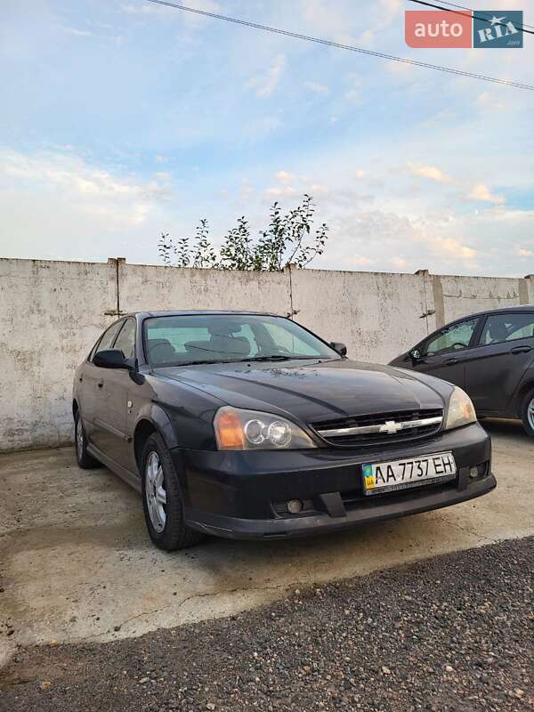 Седан Chevrolet Evanda 2005 в 