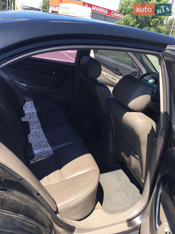 Седан Chevrolet Evanda 2004 в Киеве