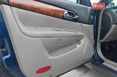 Седан Chevrolet Evanda 2005 в 