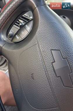 Седан Chevrolet Evanda 2005 в 
