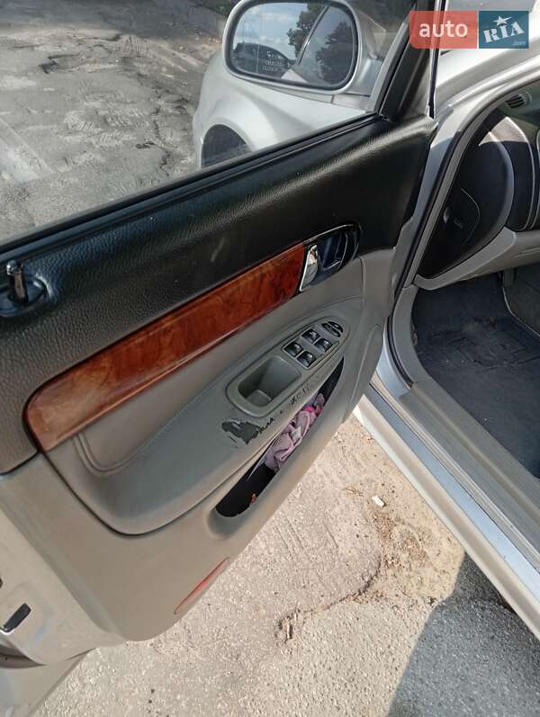 Седан Chevrolet Evanda 2005 в Киеве