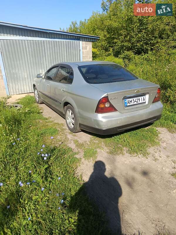 Седан Chevrolet Evanda 2006 в Овруче