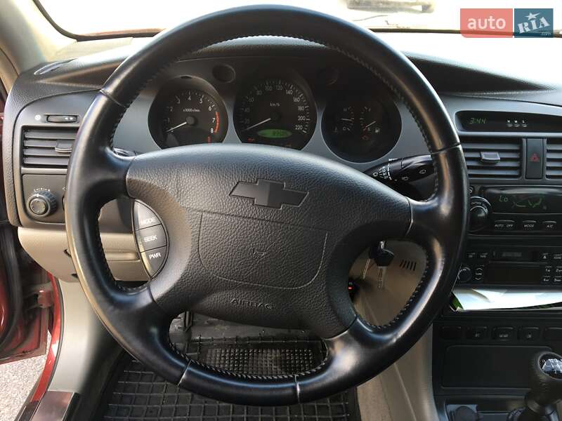 Седан Chevrolet Evanda 2005 в Киеве