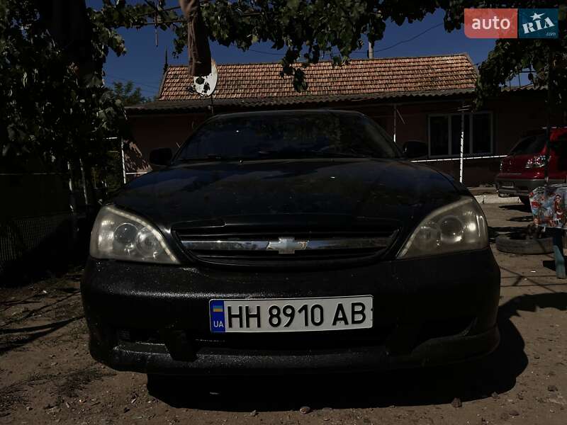 Седан Chevrolet Evanda 2005 в 
