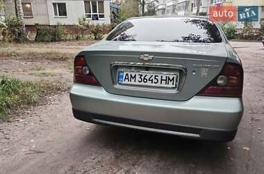 Седан Chevrolet Evanda 2004 в 