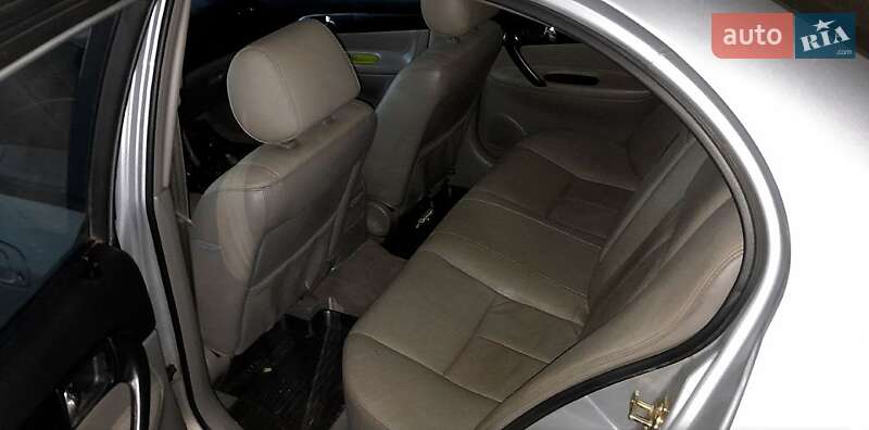 Седан Chevrolet Evanda 2005 в Полтаві