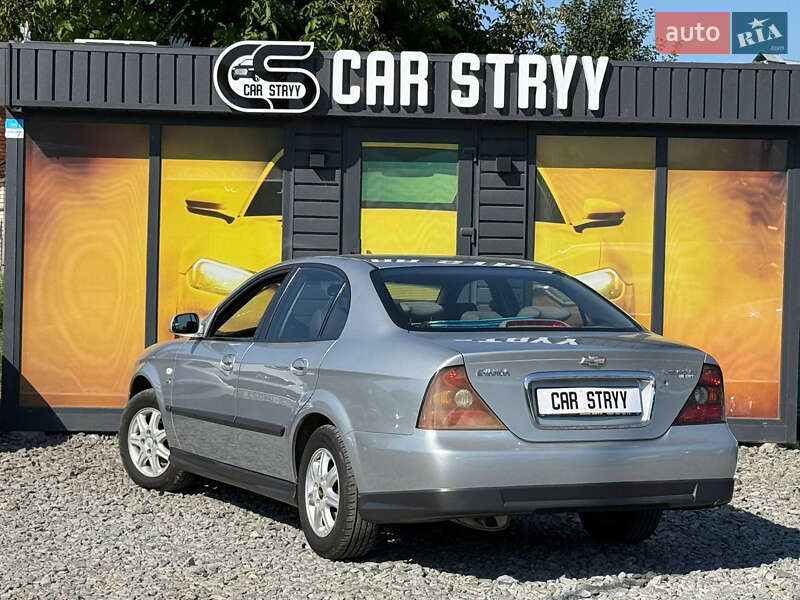 Седан Chevrolet Evanda 2005 в Стрые