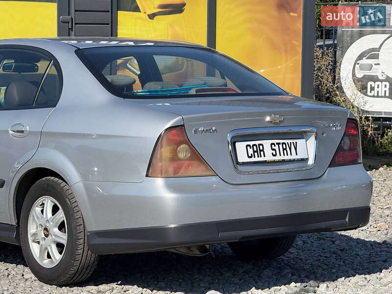 Седан Chevrolet Evanda 2005 в Стрые