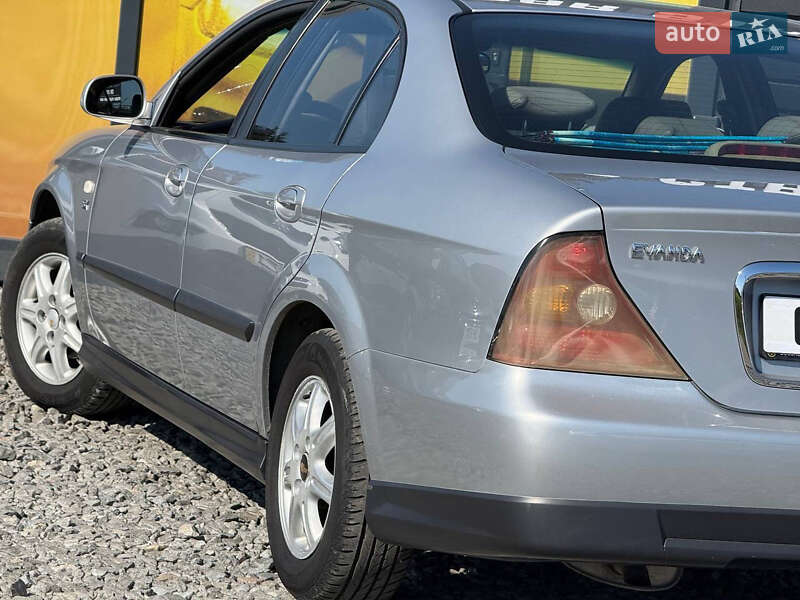 Седан Chevrolet Evanda 2005 в Стрые