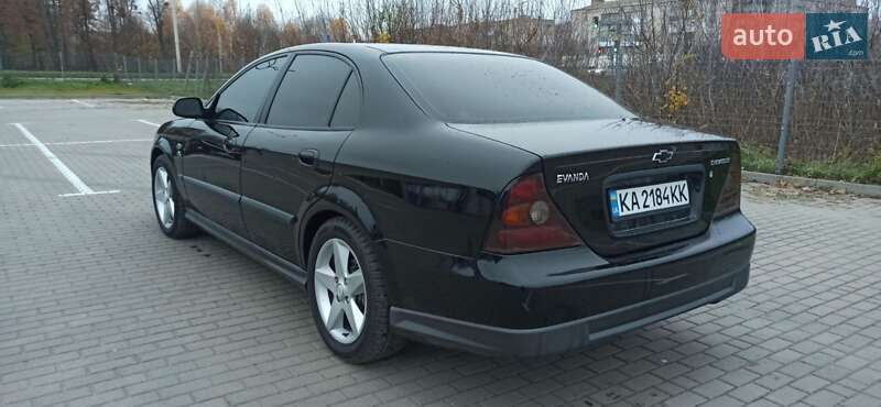 Седан Chevrolet Evanda 2006 в Дубні