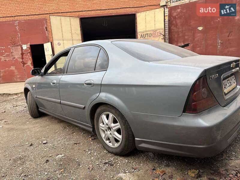 Седан Chevrolet Evanda 2005 в Дніпрі