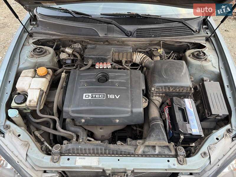 Седан Chevrolet Evanda 2005 в Дніпрі