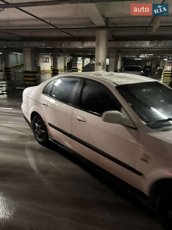 Седан Chevrolet Evanda 2004 в Киеве