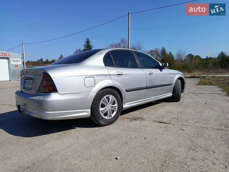 Седан Chevrolet Evanda 2006 в Нетешине