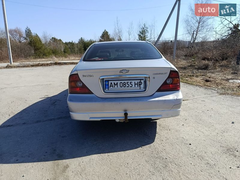 Седан Chevrolet Evanda 2006 в Нетешине