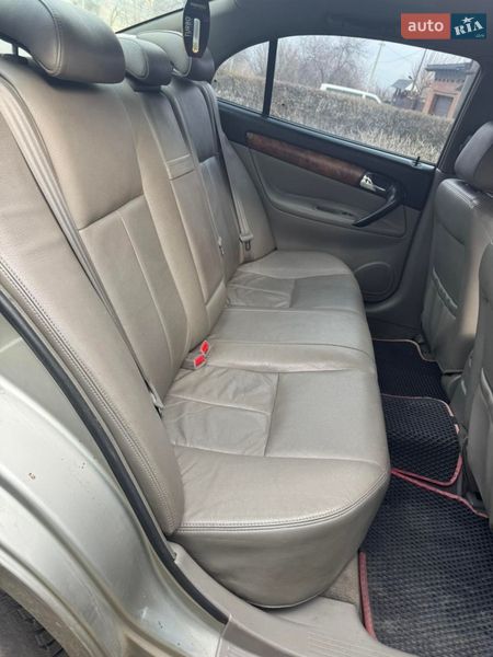 Седан Chevrolet Evanda 2005 в Днепре